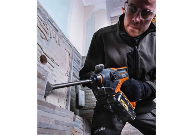 قیمت و خرید بتن کن شارژی AEG بصورت 18 ولت در رستگار صنعت