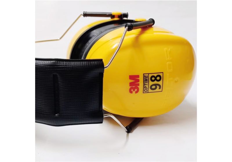 3M noise-canceling earmuffs, model peltorh9