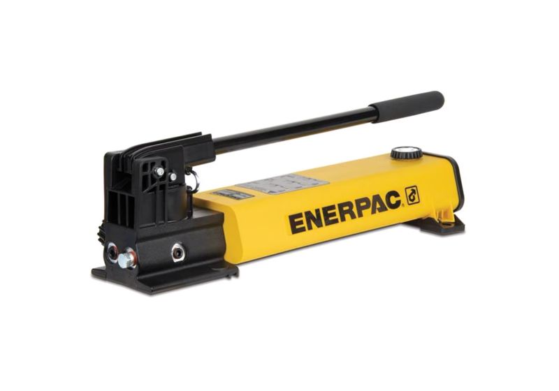 مضخة هيدروليكية يدوية ثنائية السرعة من Enerpac بقوة 700 بار طراز P802