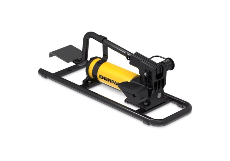 مضخة قدم هيدروليكية ثنائية السرعة من Enerpac طراز P392FP، 700 بار