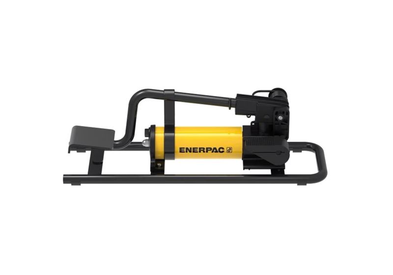 مضخة قدم هيدروليكية ثنائية السرعة من Enerpac طراز P392FP، 700 بار