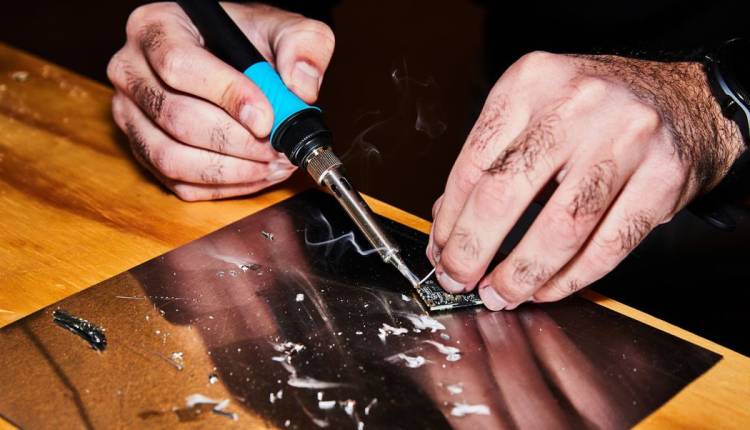 هویه (Soldering Iron) چیست؟