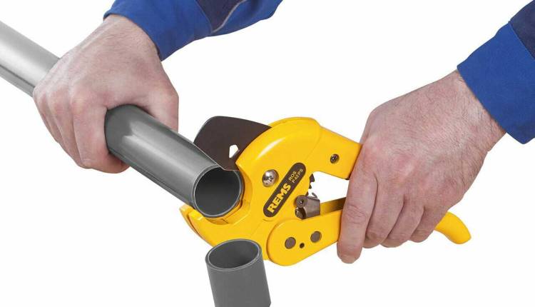 روش کار با قیچی لوله سبز چگونه است؟