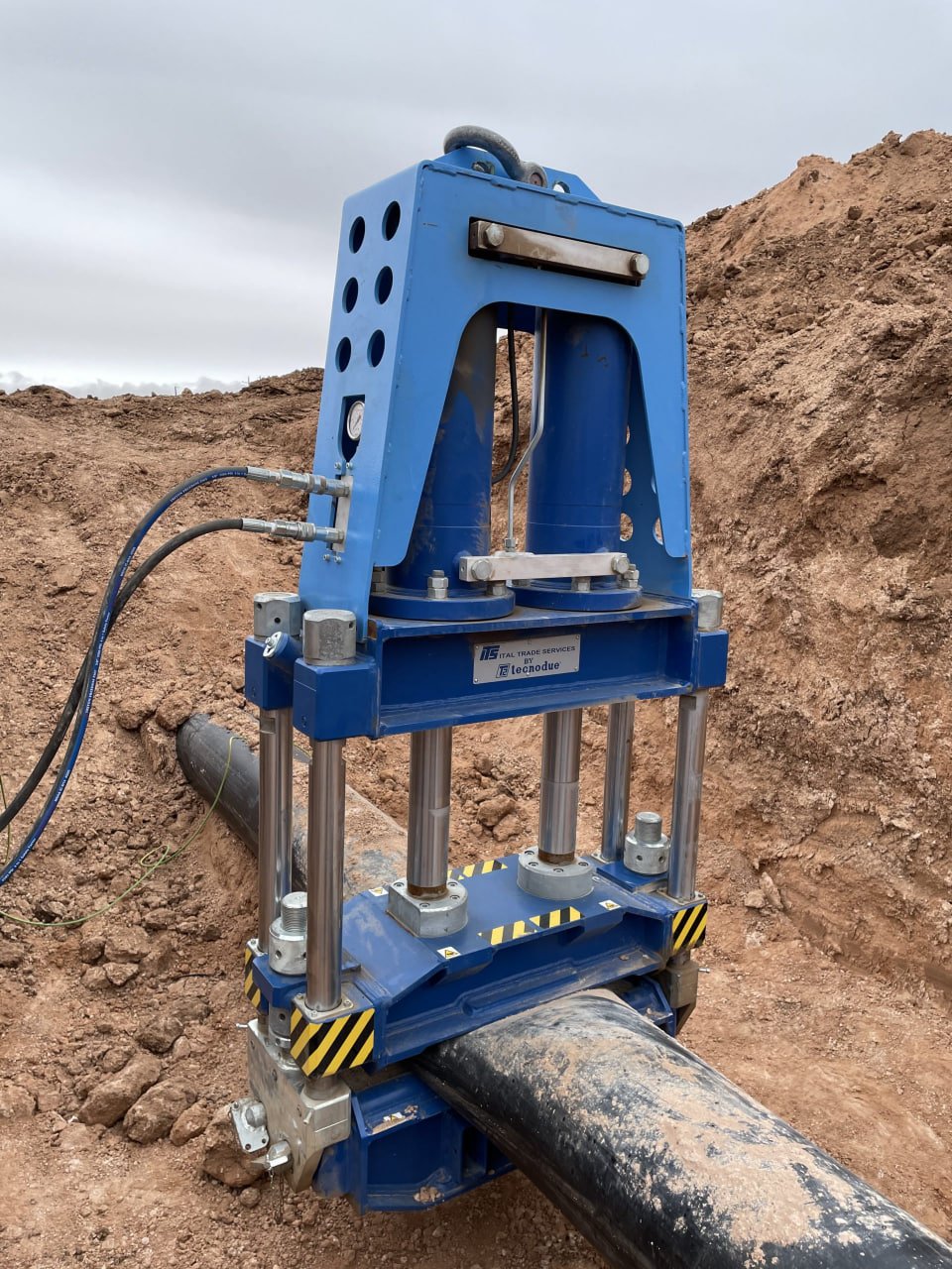 مراحل کار با اسکیوزر هیدرولیکی لوله پلی اتیلن