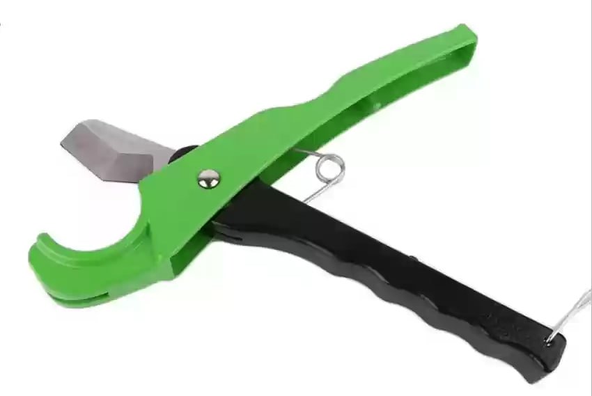 چه عوامی بر قیمت قیچی لوله سبز تاثیر می گذارند؟