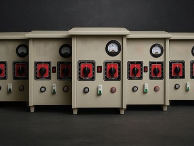 راهنمای خرید دستگاه شارژ باتری 10 عددی - مهر 1404