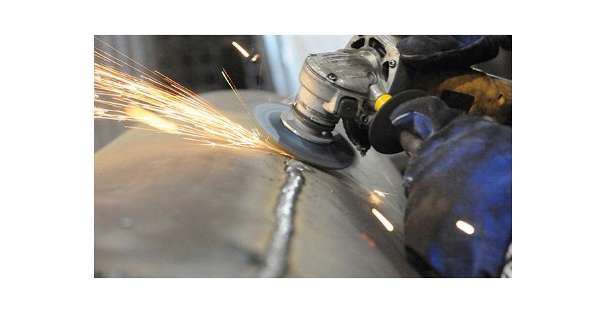 چگونه فلز را با مینی فرز قبل و بعد از جوشکاری تمیز کنیم؟ راهنمای کامل